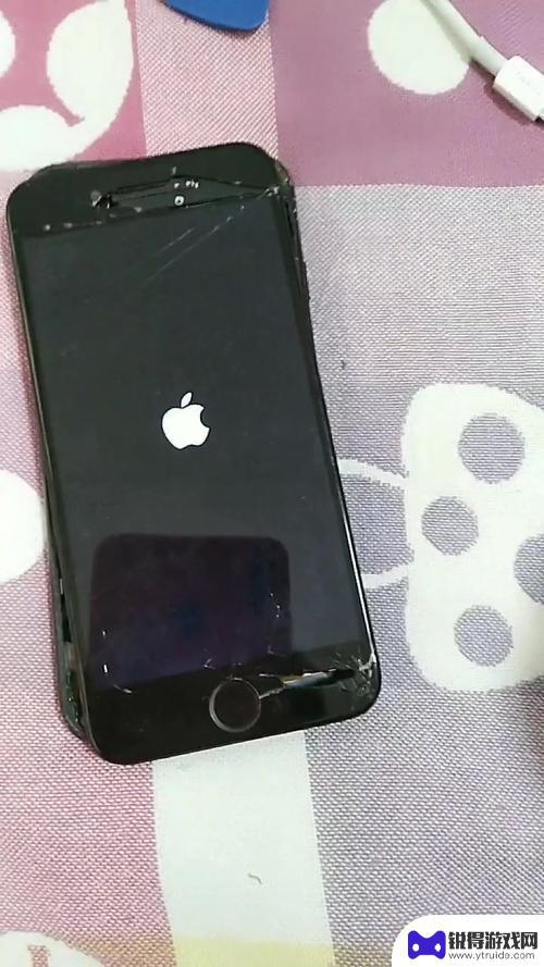 苹果手机白板是怎么回事 苹果手机白屏变黑屏了怎么修复