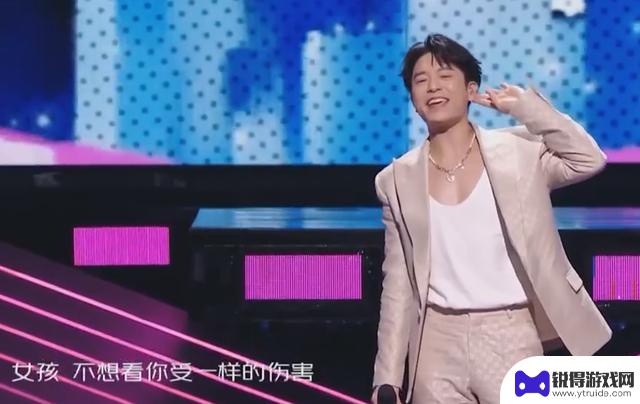 618晚会：那英周深同台忘词，叶童帅气如侠女，张艺兴魏晨热情高涨