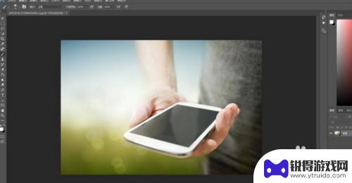 如何制作立体感手机屏 如何使用PS制作手机屏幕立体画面特效