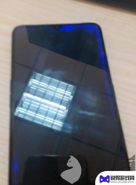 手机屏幕漏液黑屏 有效的手机液晶屏漏液修复方法分享